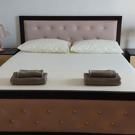 Apartment Tinka In Saranda Buitenkant foto